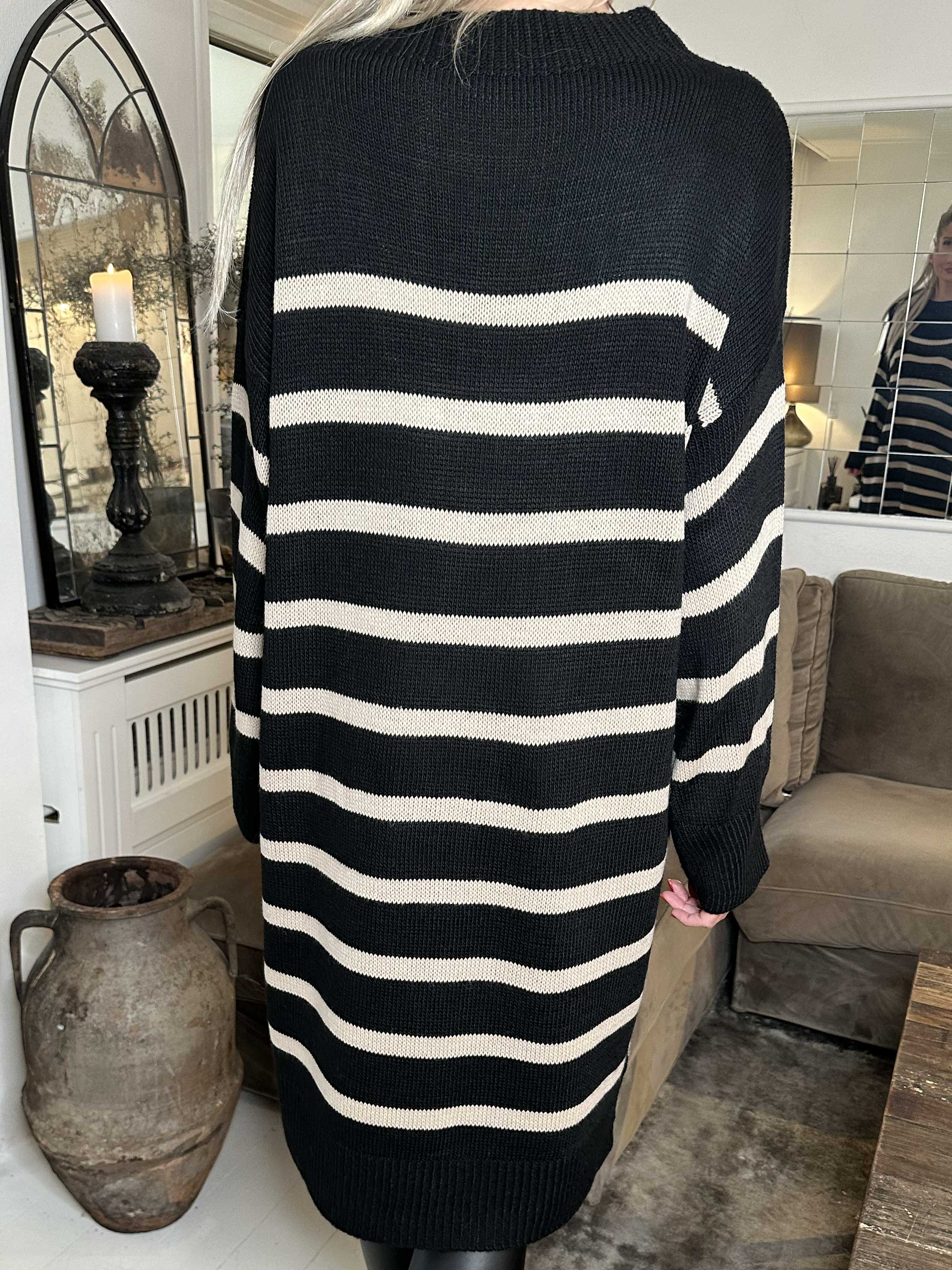 Ciara - Strikkjole med striber i løs pasform